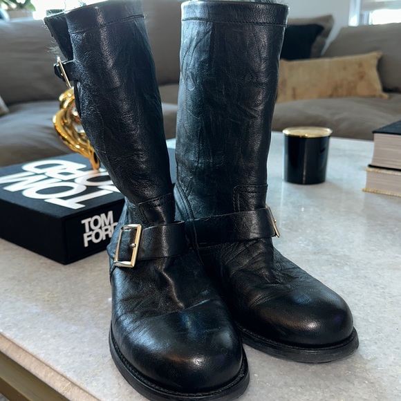 STUNNING AND FLAWLESS Jimmy Choo Leather Boots Lined w/ Rabbit Fur Sz 37 - Picture 2 of 8